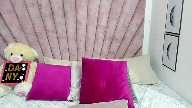 แชท XXX สดของ danibellucii_