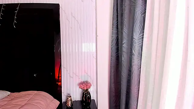 Chat +18 de ailynBlaze ao vivo