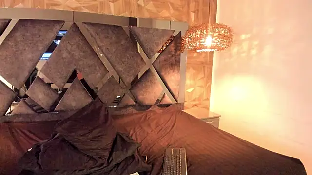 Chat +18 de Kiara_velvet__ ao vivo