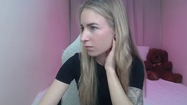 DeboraHorny Adlı Modelin Canlı XXX Sohbeti