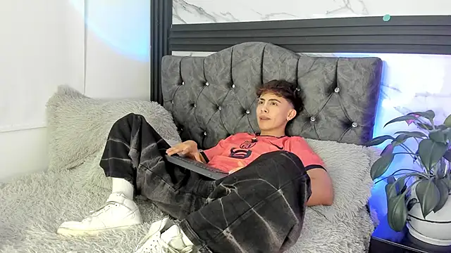 Saimonvela Pertunjukan Webcam