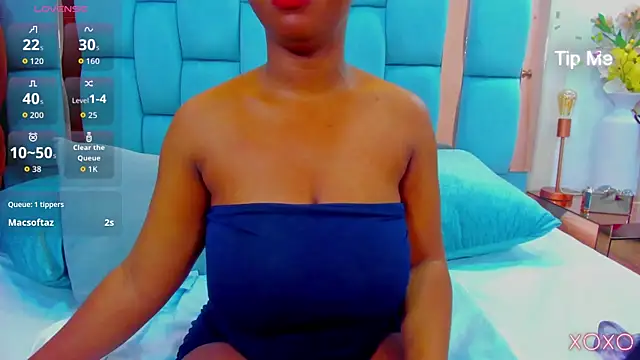 hazellaneen Live XXX chat