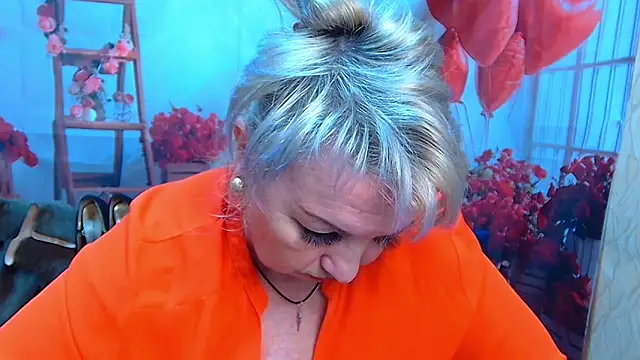 RenataDaster élő XXX-chatje