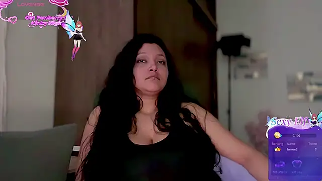 Show modela MarcellaGriffin na web-kameri