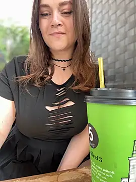 Chatroom XXX en direct de CrazyTori