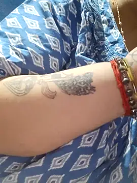 tamilthanushri élő XXX-chatje