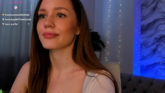 Aria_Mila élő XXX-chatje