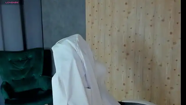 LeticiaRomano Adlı Modelin Canlı XXX Sohbeti