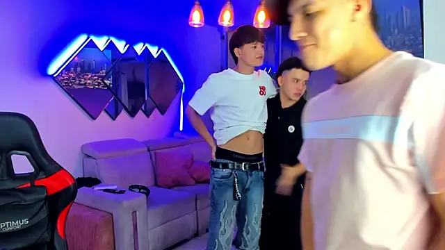 Houseofwarrios' Live XXX Chat