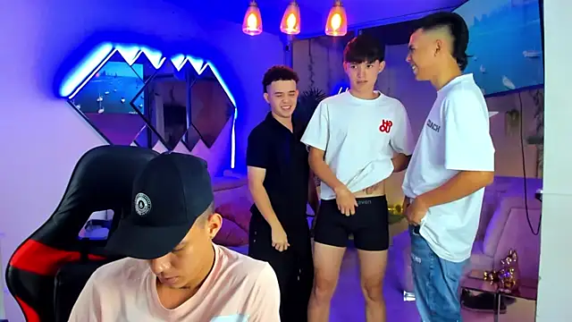 Houseofwarrios live XXX chat