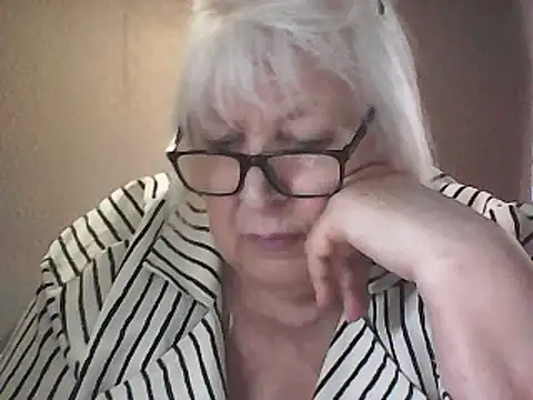 Alexia64231's Webcam Show