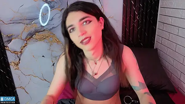 MaeveKuro Show Webcam