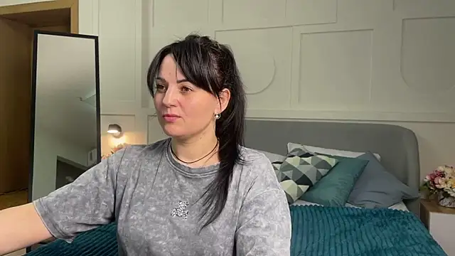 _SilkyShadow_ Adlı Modelin Canlı XXX Sohbeti