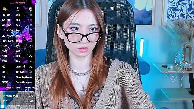 XXX chat uživo modela Karen__davis