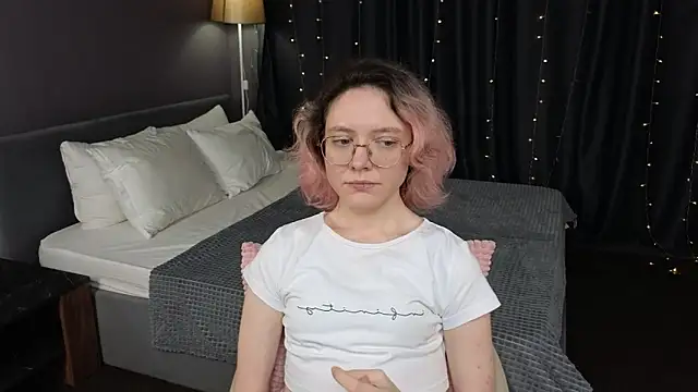 HottoKori: διαδικτυακό σόου στην κάμερα