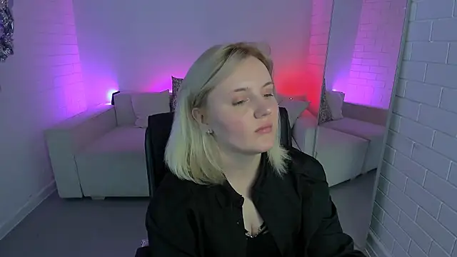 KathyBriggs Adlı Modelin Canlı XXX Sohbeti