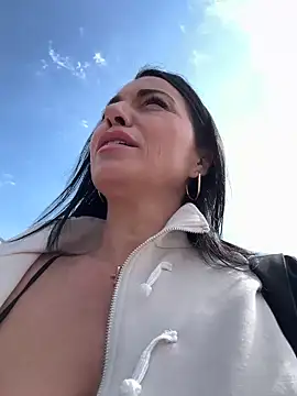 KimKelly13 Adlı Modelin Canlı XXX Sohbeti