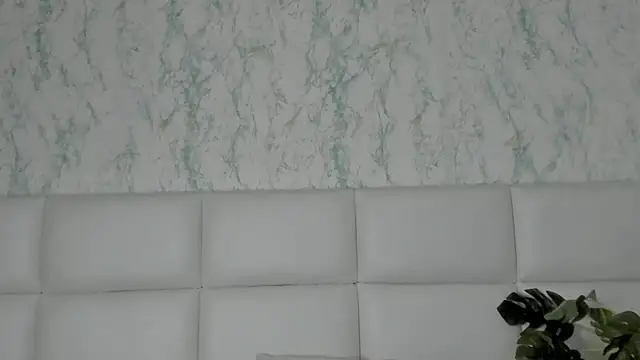 XXX chat uživo modela LYA_SWEETX