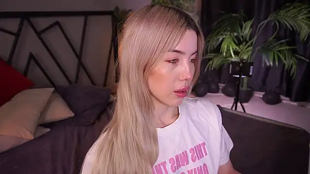 LindaThacker's Live XXX Chat