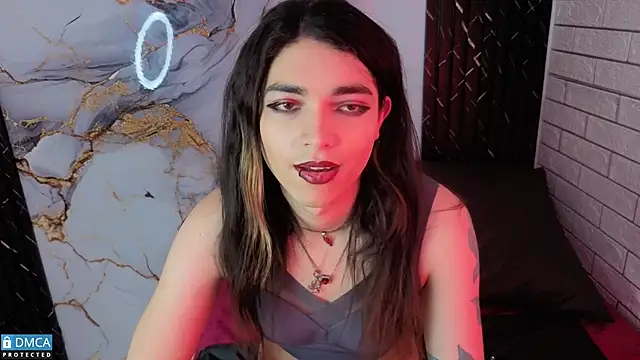 MaeveKuro's Live XXX Chat