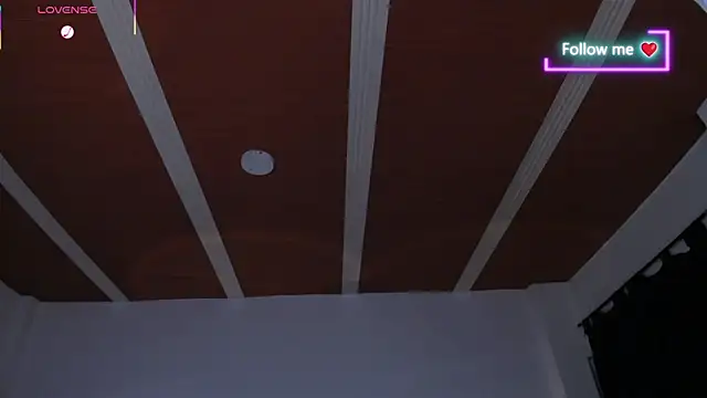 XXX chat uživo modela lunaarose