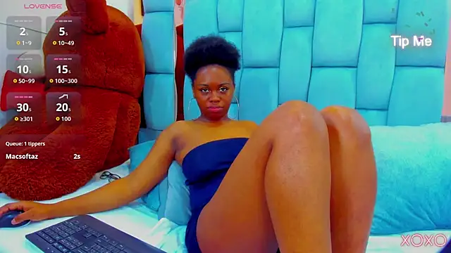 XXX chat uživo modela hazellanee