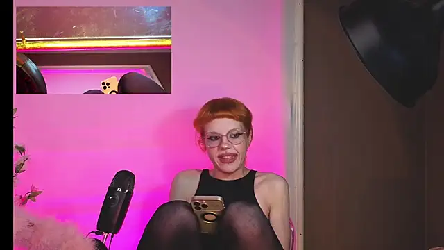 Show modela tacodeluxxxe na web-kameri