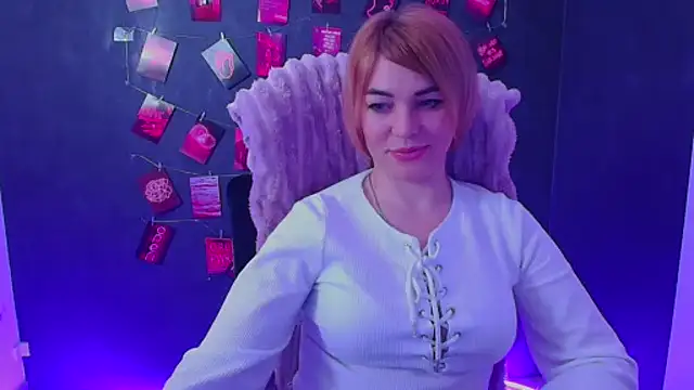 CuttieEmma – Naživo XXX chat