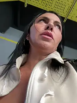 Chat XXX en directo de KimKelly13