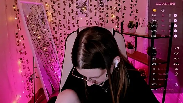 Chat XXX ao vivo de LinaBlossom_