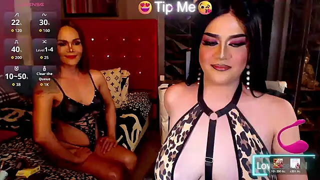 BombshellMARIA: διαδικτυακό σόου στην κάμερα