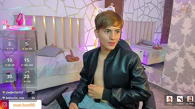 EVAN_TAY: διαδικτυακό σόου στην κάμερα