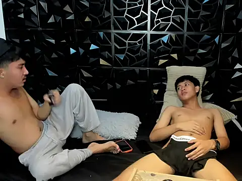 roberthugecock 网络视讯表演