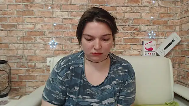 Amelia_Kiss_: διαδικτυακό σόου στην κάμερα