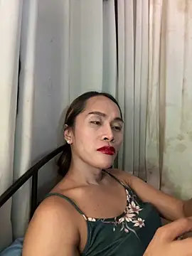 RomanticPearlTS' Webcam Show