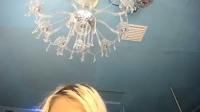 Chatroom XXX en direct de ADRIANNA_FOX