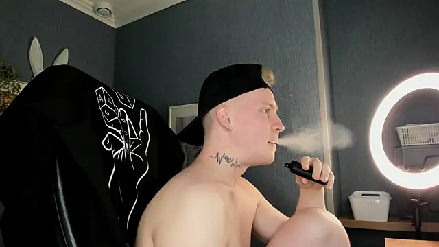 AlexxSweet: вебкам-шоу