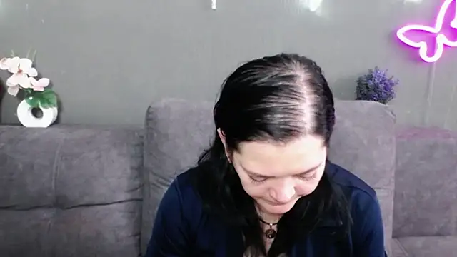 LauraFinn Chat XXX in diretta