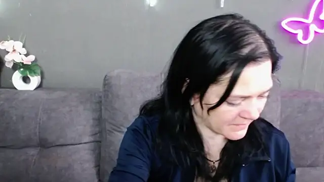 XXX chat uživo modela LauraFinn