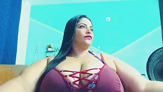 NickyRibeiro élő XXX-chatje