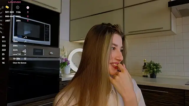 Quinavelle élő XXX-chatje