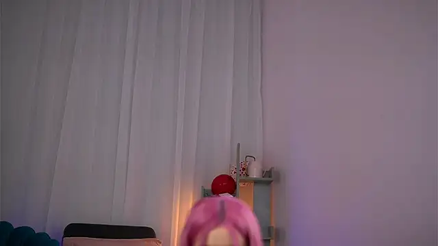 Miky_Lust élő XXX-chatje