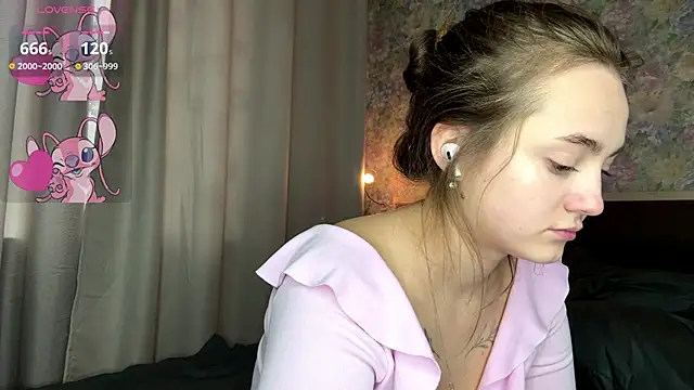 LoraDavi live XXX chat