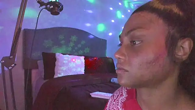 yiauana Live XXX-Chat