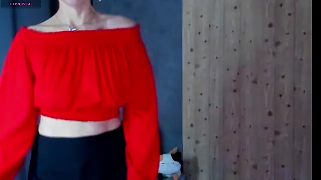 LeticiaRomano Chat XXX live