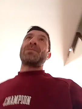 Alexdaniel89 即時 XXX 聊天