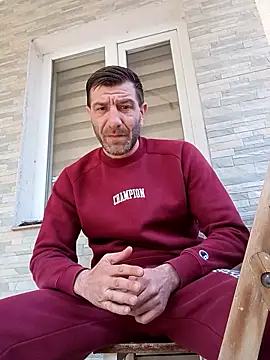 Alexdaniel89 Adlı Modelin Canlı XXX Sohbeti