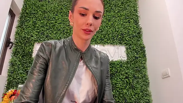 realhotfallingdevil Adlı Modelin Canlı XXX Sohbeti