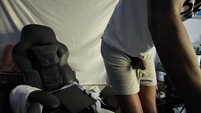 Triggerhappycj100のウェブカメラショー