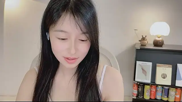 Onechestnut Adlı Modelin Canlı XXX Sohbeti